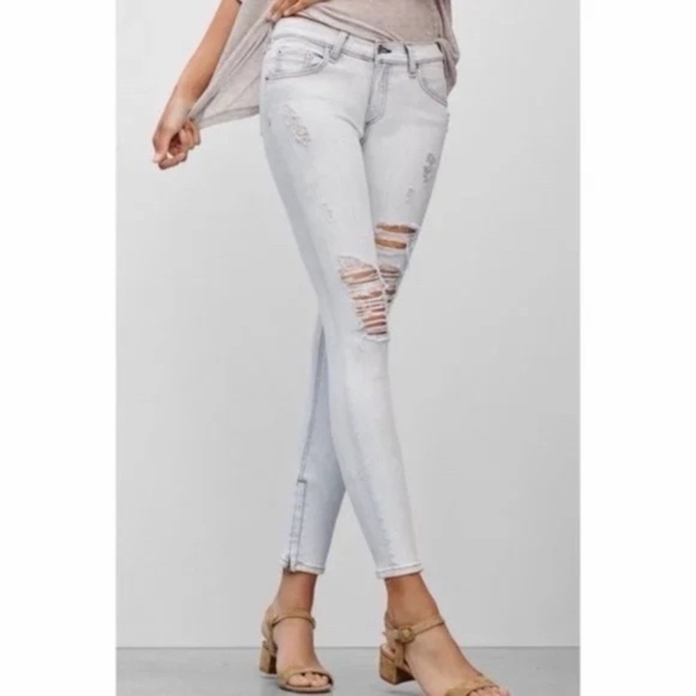 Rag & Bone Women’s size 26 Zipper Capri Shred Blow Out Distressed Skinny Jeans